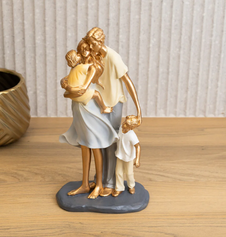 Figura Decorativa Família de Resina Wolff 28cm