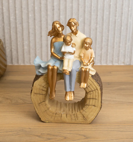 Figura Decorativa Família em Resina Wolff 27cm