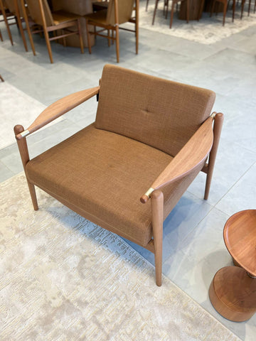Poltrona Silla assinada pelo designer Fabrício Roncca 85cm Gottems