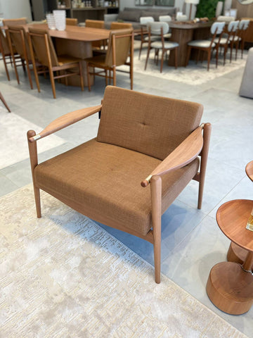 Poltrona Silla assinada pelo designer Fabrício Roncca 85cm Gottems