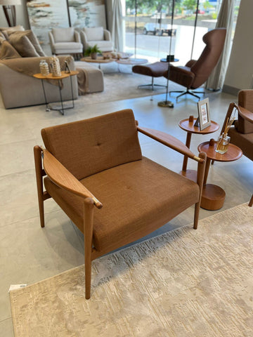 Poltrona Silla assinada pelo designer Fabrício Roncca 85cm Gottems