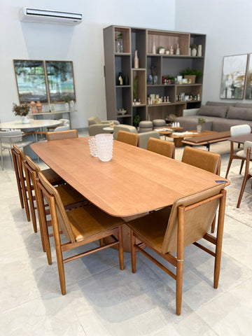 Mesa de Jantar Deva 260cm em Carvalho ou Nogueira com Base Escultural Gottems