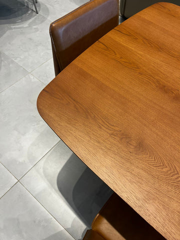 Mesa de Jantar Deva 260cm em Carvalho ou Nogueira com Base Escultural Gottems